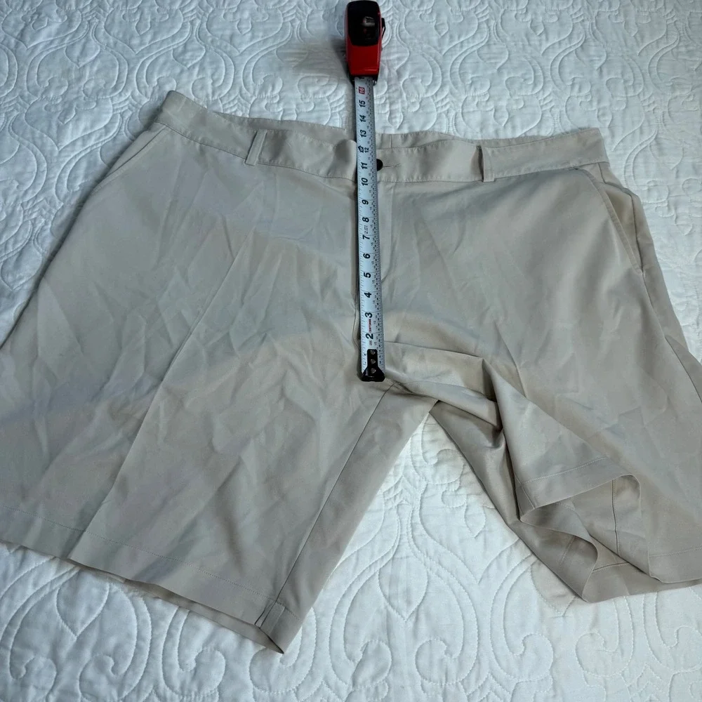 Adidas Golf Performance Shorts Tan Khaki Flat Front Performance Men's 42 GUC